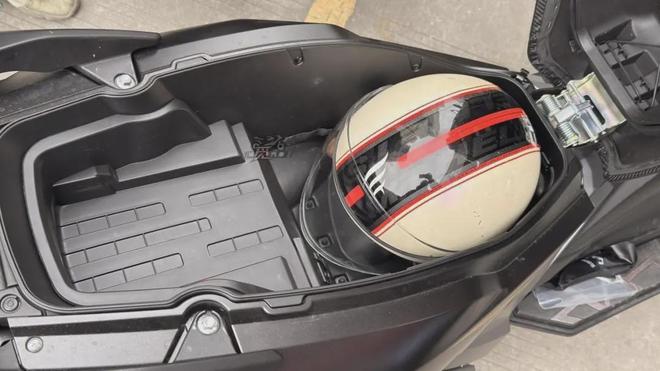 SR150S绝对是一台被严重低估的好车澳门新葡京appADV踏板哪家强?无极(图21) SR150S绝对是一台被严重低估的好车澳门新葡京appADV踏板哪家强?无极(图21)